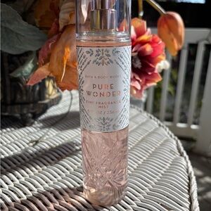 Bath & Body Works Pure Wonder Fine Fragrance Mist - Light Pink & Rose Gold